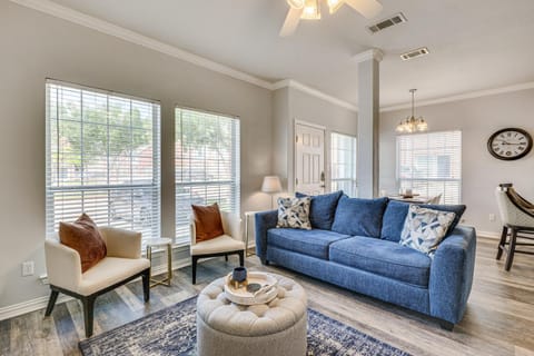 Central College Station Townhome with Community Pool House in College Station