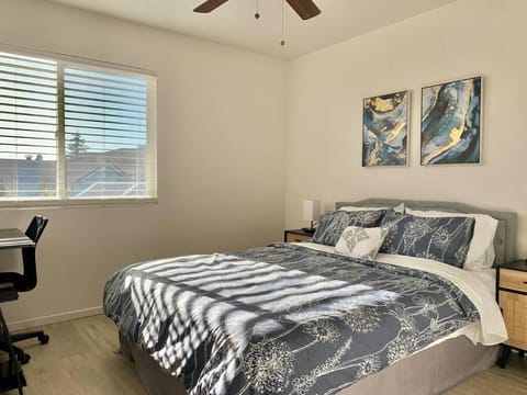 Chic Renovated Home Near Shops & Parks Maison in Elk Grove