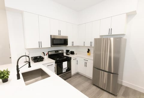 New Modern 2BR Apartment - minutes to NYC Appartamento in Bayonne