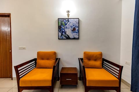 Cozynest ~ 1-Bedroom Luxe Studio at Mussoorie Foothils in Dehradun Apartment in Dehradun