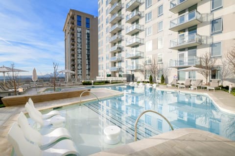 Day, Pool view, Swimming pool, sunbed