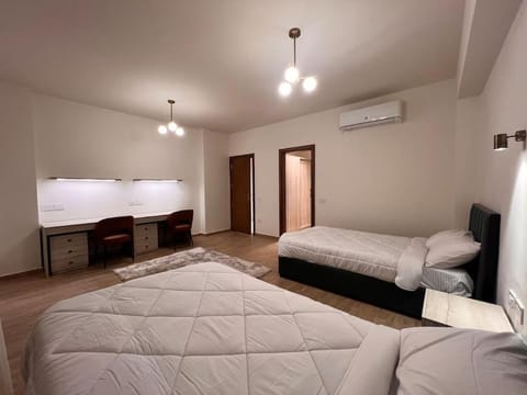 Bed, Photo of the whole room, Bedroom, air conditioner