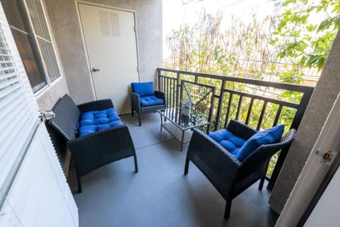 2BR 2BA Haven in The Heart Of Marina Del Rey w Pool, Gym, Outside Grill Wohnung in Marina del Rey