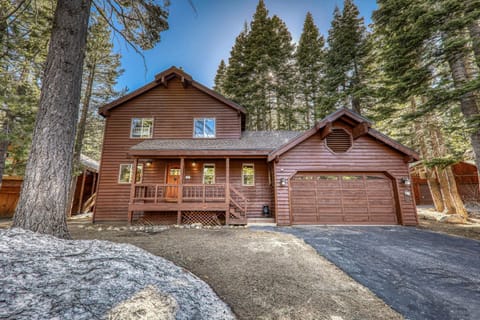 Raven Retreat at Tahoe Donner - 3 BR w Forest Views! House in Truckee