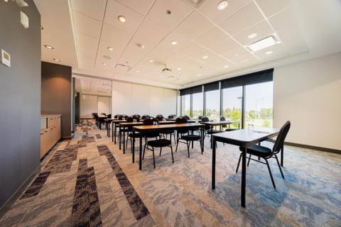 Meeting/conference room