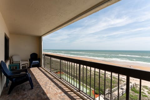 Direct Oceanfront Southeast Corner Condo, Large Balcony, Heated Pool, Garage Parking House in Daytona Beach
