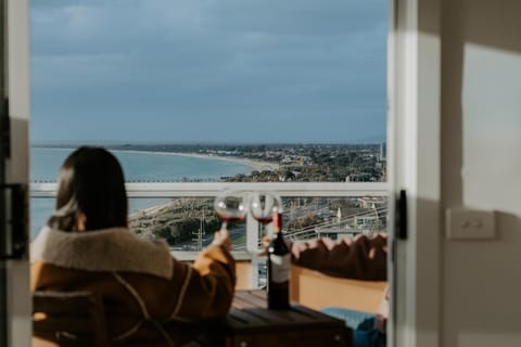 Natural landscape, View (from property/room), Balcony/Terrace, City view, Sea view