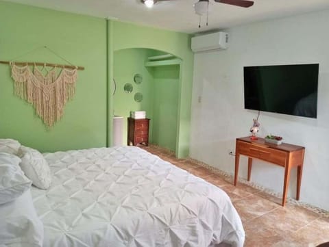 TV and multimedia, Bedroom, air conditioner