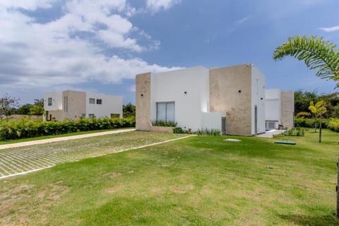 Property building, Garden, Garden view