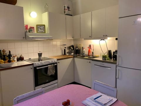 Spacious & cosy apartment 10 minutes from Sthlm city Apartment in Stockholm