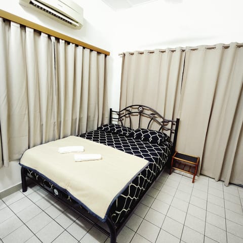 Cheras Landed Homestay 4BR - 10Pax - MRT Suntex House in Hulu Langat