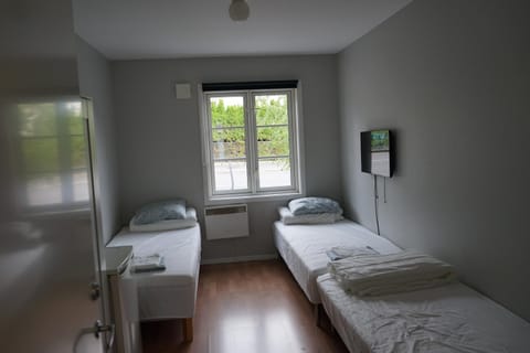 Photo of the whole room, Bedroom, towels