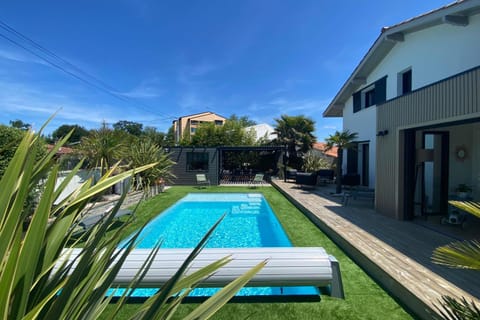 Villa with pool and summer kitchen - 8 pers Villa in Anglet