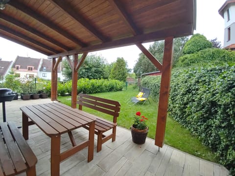 Balcony/Terrace, Seating area, Garden view