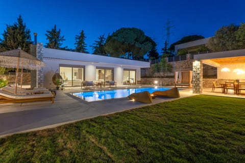 Property building, Patio, Night, Natural landscape, Garden, Garden view, Pool view, Swimming pool, sunbed