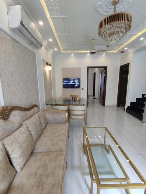 Luxury New Designer 3 BDRM Entire Home DHA Lahore Near Airport House in Lahore