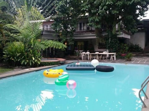 Ace Spacious house with private swimming pool Apartment in Antipolo