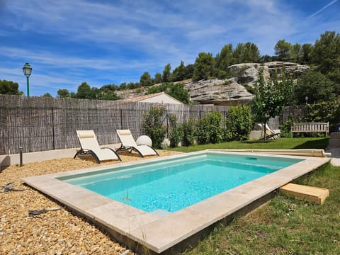 Natural landscape, Garden, Garden view, Pool view, Swimming pool, sunbed