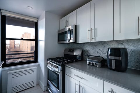 Luxurious 2 BR Apartment with Private Balcony Apartment in Upper West Side