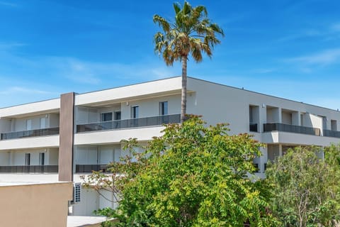 Property building, Balcony/Terrace