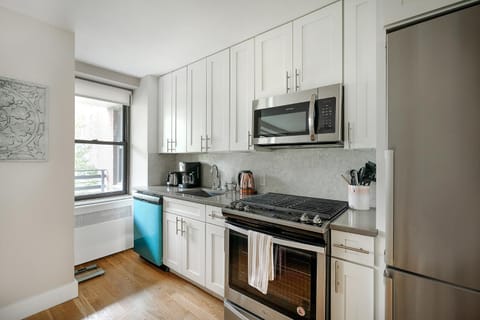 Lovely 2 Bedroom Unit in NYC! Condo in Upper West Side