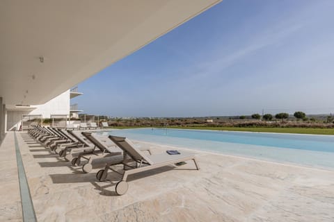 Pool view, Swimming pool, sunbed