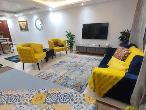 Communal lounge/ TV room, TV and multimedia, Living room, Seating area, Evening entertainment