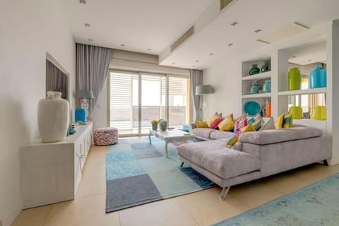 Prime Location Seaview Lux Apartment Condo in Sliema