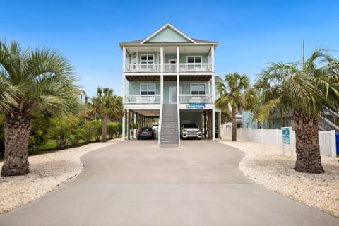 Shore Thing House in Oak Island