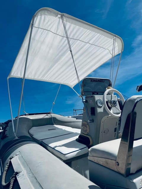 Gommone belvedere senza patente Docked boat in Anzio