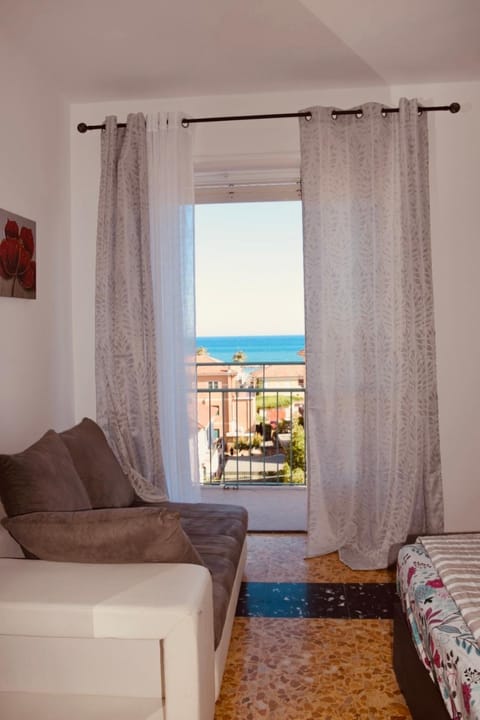 Vista Mare 200mt from sea 2 suites sea view Apartment in San Bartolomeo al Mare