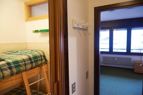 Bed, Photo of the whole room, Bedroom, bunk bed