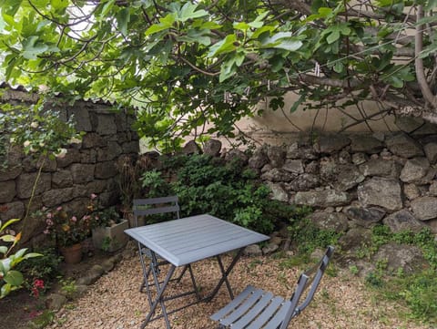 Garden, Dining area, Garden view