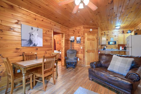 Blue Rose Cabins - Pine Ridge Cabin Casa in Falls Township