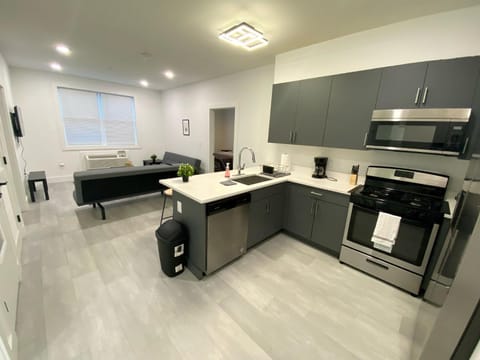 New Modern Serenity- 2BR Retreat near New York City Condominio in Bayonne