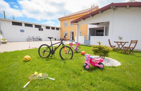 Children play ground, Game Room, Garden, Garden, Cycling, Garden view, Entertainment