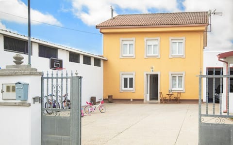 Property building, Balcony/Terrace