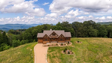 Olive and Georgia's at Eagles Nest House in Beech Mountain