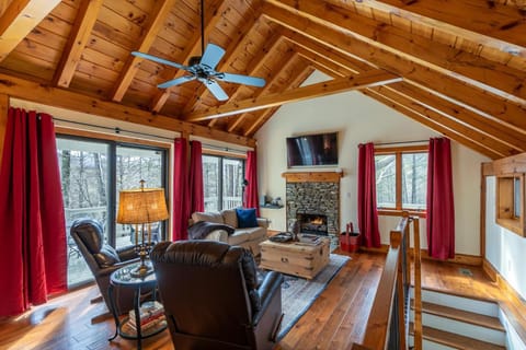 White Oak Cabin House in Brushy Fork