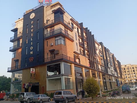 Property building, Facade/entrance, Street view, Parking