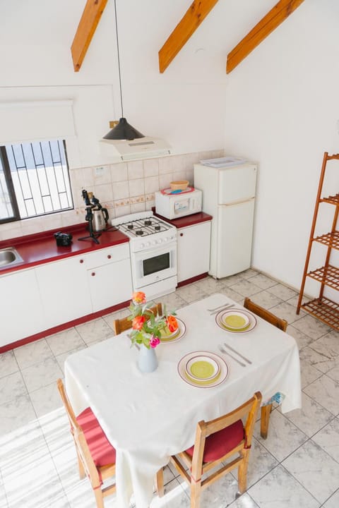 Kitchen or kitchenette, Dining area, oven, stove