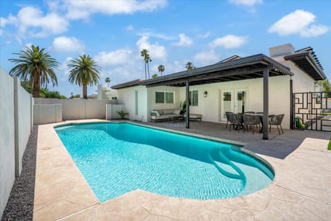 Modern Comfort Pool BBQ Prime Location House in Litchfield Park