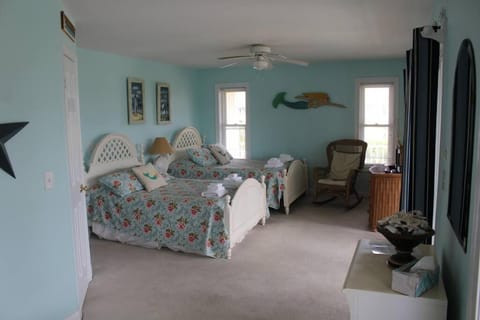 2510 Beach Rd, Semi-Oceanfront/Pool/Hot Tub House in Nags Head