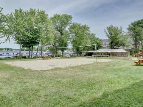 Condo du lac Memphrémagog Apartment in Magog