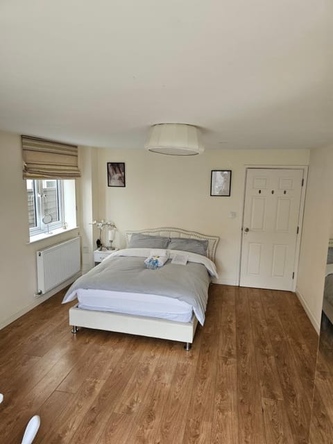 Extra Large Bedroom Dartford Vacation rental in Dartford