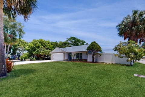 Sunny Skies House in Palmetto