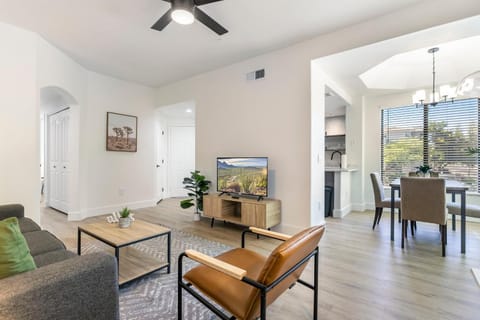 2BR CozySuites at Kierland Commons with pool #11 Apartamento in Kierland