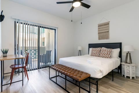 TWO CozySuites at Kierland Commons with pool Condo in Pinnacle Peak