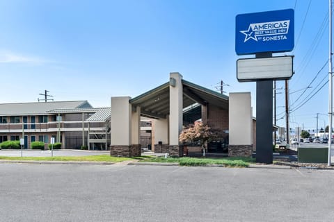 Property building, Day, Street view