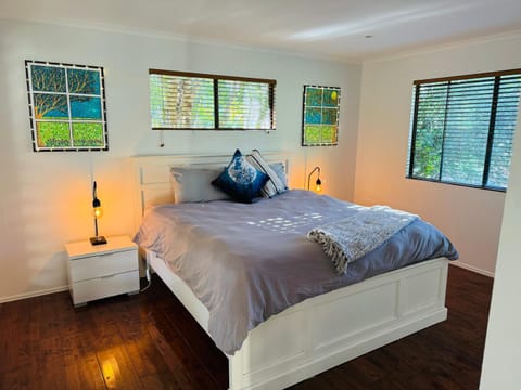 Crystal Cottage Retreat- Escape to the Hinterland! House in Tamborine Mountain